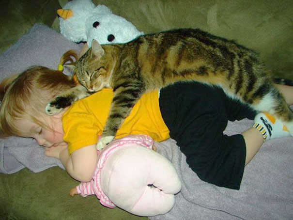 kids-with-cats-16__605